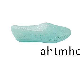 一體洞洞(dong)鞵(xie)TPE